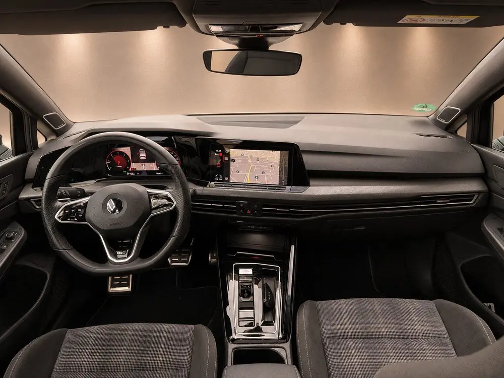 Volkswagen Golf GTD 2.0 TDI 200 pk DSG | Pano | IQ.Light Mat uit 2022, foto 7