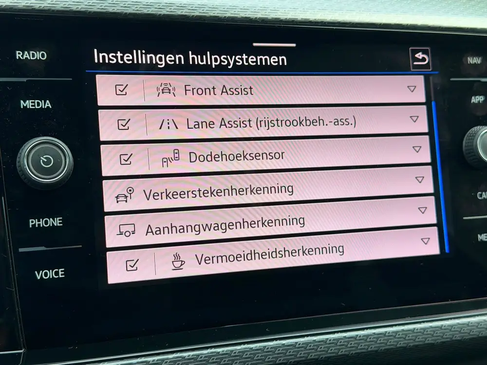 Volkswagen T-Cross 1.5 TSI Automaat R-Line uit 2023, foto 15