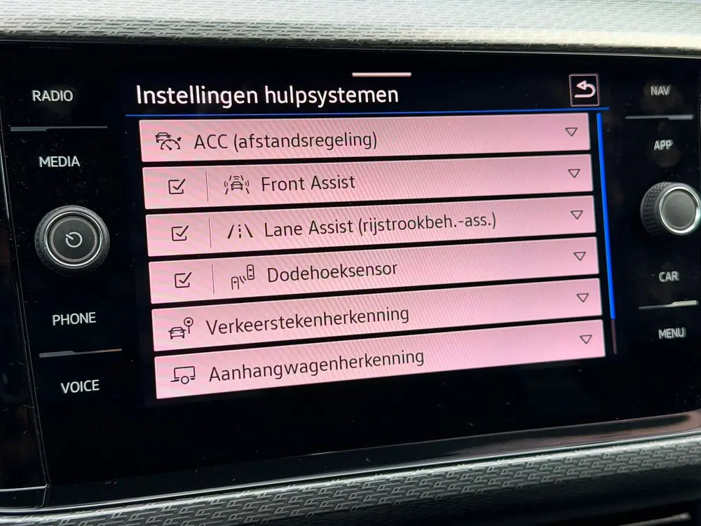 Volkswagen T-Cross 1.5 TSI Automaat R-Line uit 2023, foto 16