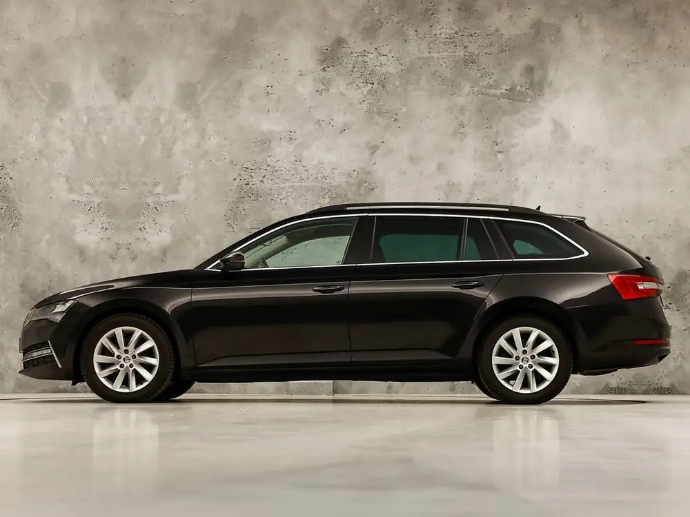 Skoda Superb Combi 1.4 TSI iV Sport 218Pk Automaat (VIRTUAL uit 2020, foto 2