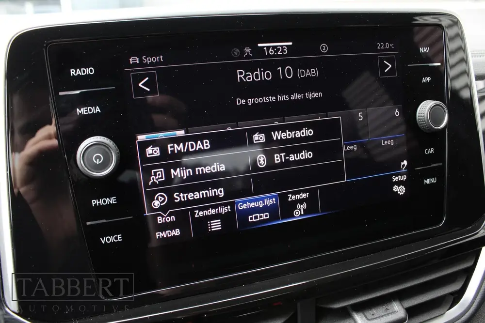 Volkswagen T-Roc 1.0 TSI R-Line ACC Camera IQ Light BTW uit 2023, foto 13