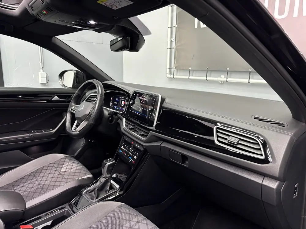 Volkswagen T-Roc 1.5 TSI R-Line Pano uit 2022, foto 8