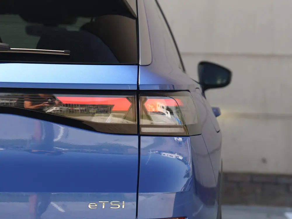Volkswagen T-Roc Life First Edition 1.5 eTSI 116 PK | Trekha uit 2026, foto 16