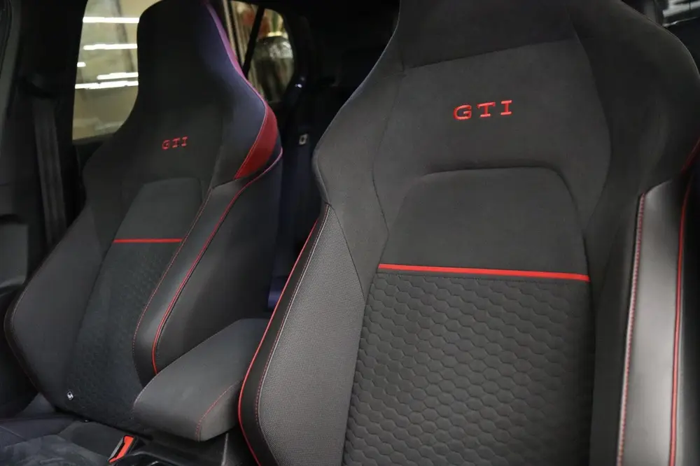 Volkswagen GOLF 2.0 TSI GTI 45 JAHRE CLUBSPORT AKRA/PANO/CAR uit 2021, foto 9