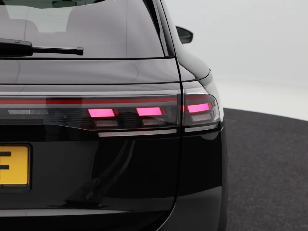Volkswagen Tiguan 1.5 204 Pk eHybrid R-Line | Black Style | uit 2025, foto 16