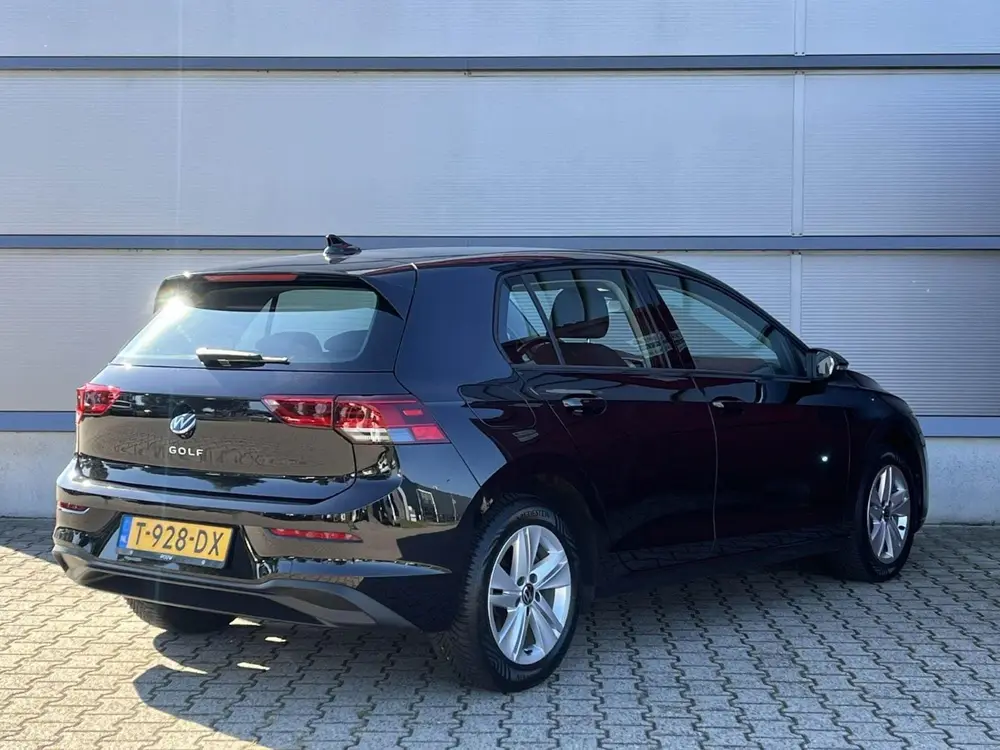 Volkswagen Golf 1.0 TSI 110pk Life | Navigatie | App Connect uit 2023, foto 2