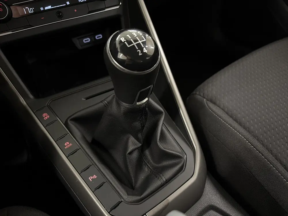 Volkswagen Polo 1.0 TSI Comfortline Business uit 2021, foto 18