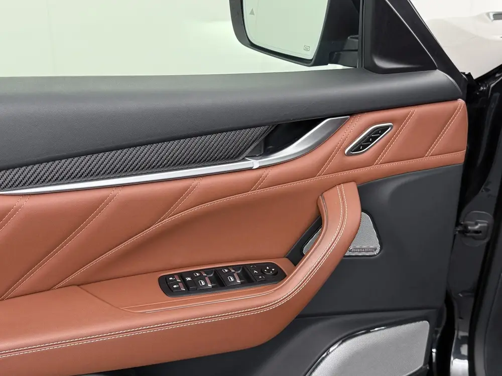 Maserati Levante 3.8 V8 Trofeo 589 K ! | Carbon | Panoramada uit 2020, foto 16