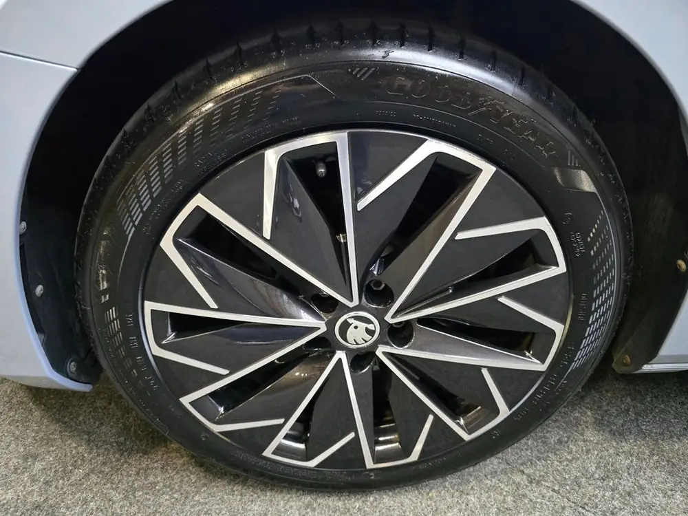 Skoda Superb Combi 1.4 TSI iV Sportline Business PHEV L&K Pa uit 2022, foto 2