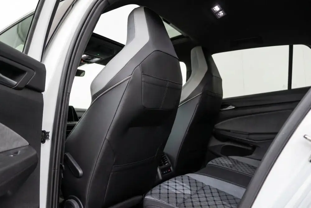 Volkswagen Golf Viii Lim R-Line 1.5 eTSI DSG Pano l Camera uit 2021, foto 12
