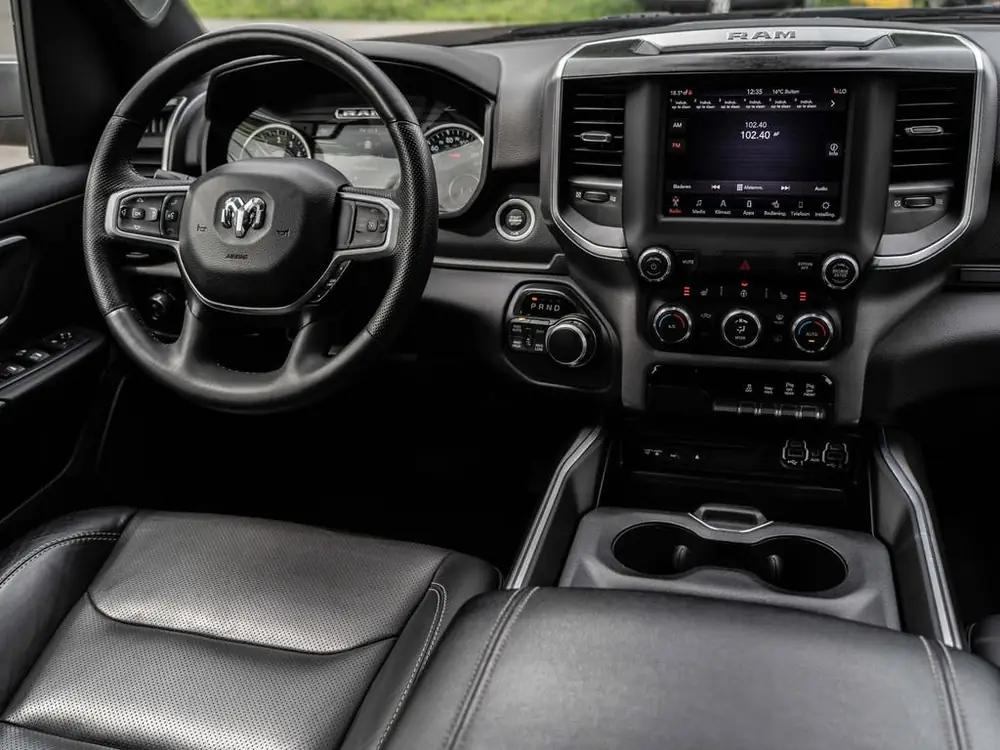 Dodge RAM 1500 5.7 V8 4x4 Crew Cab Big Horn | STUUR & STOELV uit 2019, foto 2