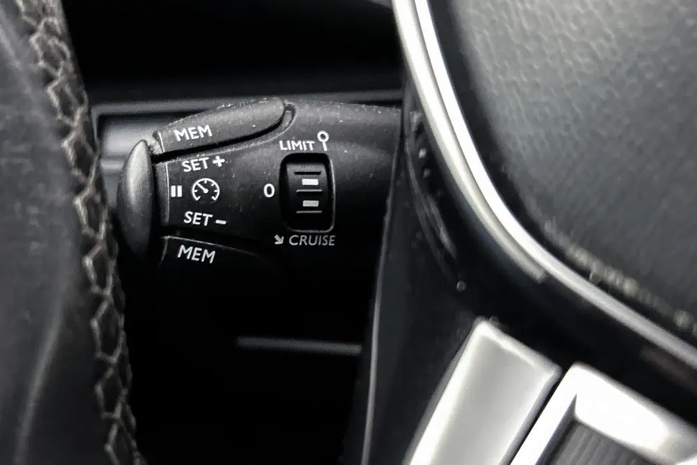Peugeot 5008 1.2 PureTech Advanced Grip Control Allure | Tre uit 2019, foto 17