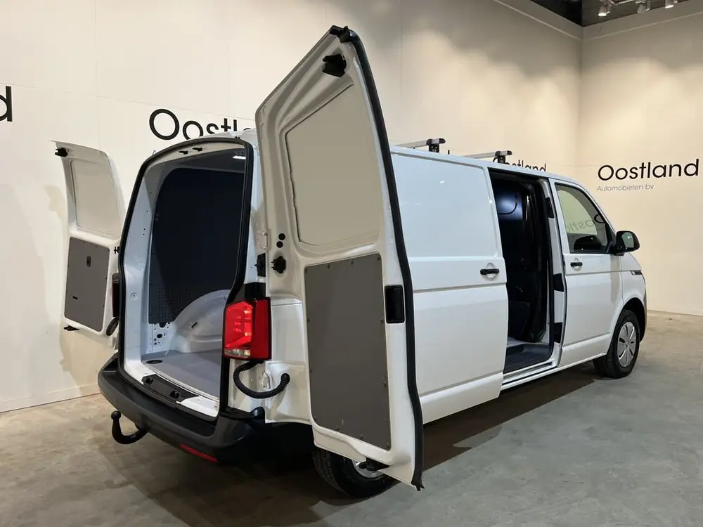 Volkswagen Transporter 2.0 TDI L2H1 / Euro 6 / Schuifdeur L uit 2023, foto 2