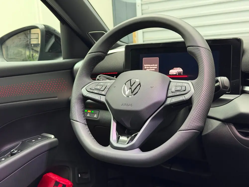 Volkswagen T-Roc 1.5 eTsi R-Line Full option - Pano - Elek. uit 2026, foto 19