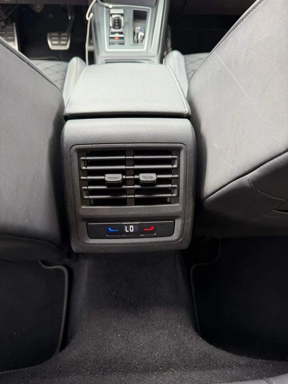 Volkswagen Golf 1.5 Etsi R-Line uit 2022, foto 13