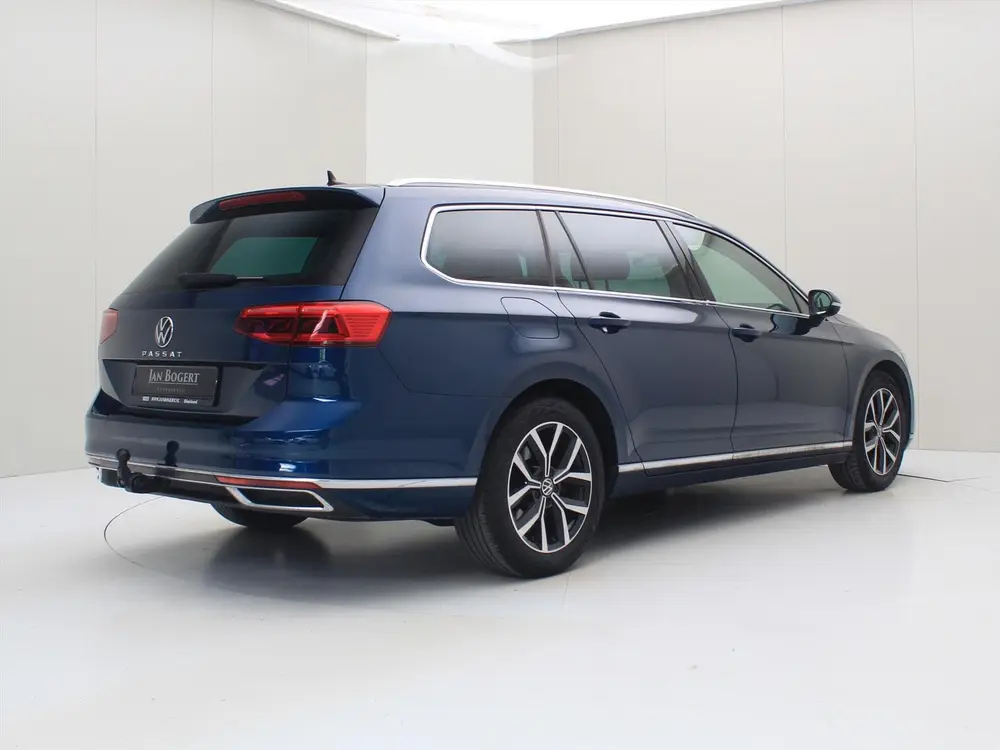 Volkswagen Passat Variant 1.5 TSI 150pk DSG7 Elegance Busine uit 2021, foto 2