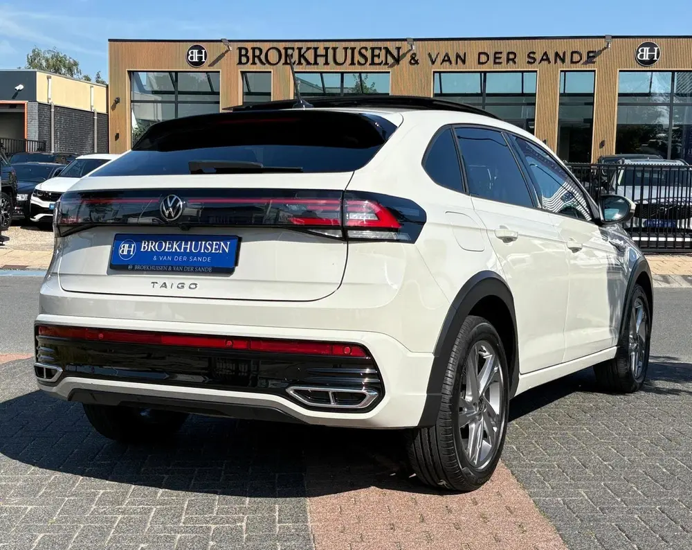 Volkswagen Taigo 1.0 TSI R-Line Business Automaat / Panorama uit 2023, foto 2