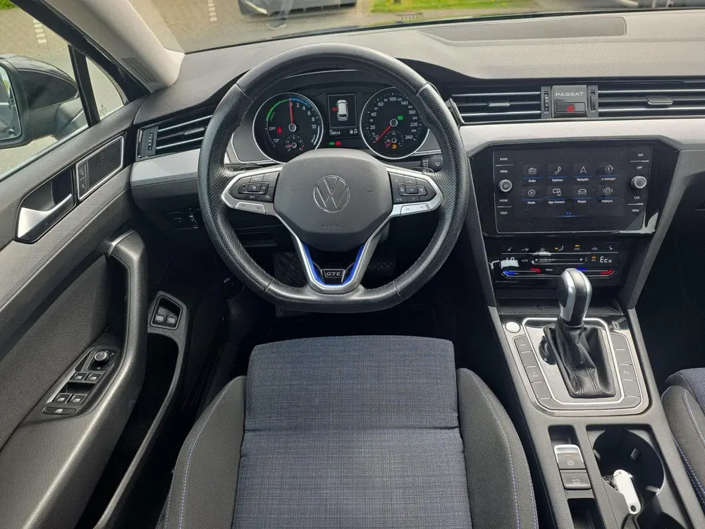 Volkswagen Passat Variant 1.4 TSI PHEV GTE Business | Trekha uit 2021, foto 2