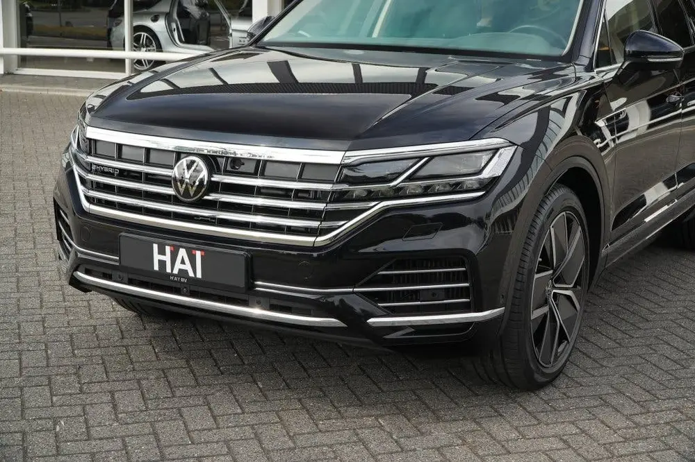 Volkswagen Touareg 3.0 TSi eHybrid 4M I Pano I ACC I Luchtve uit 2020, foto 3