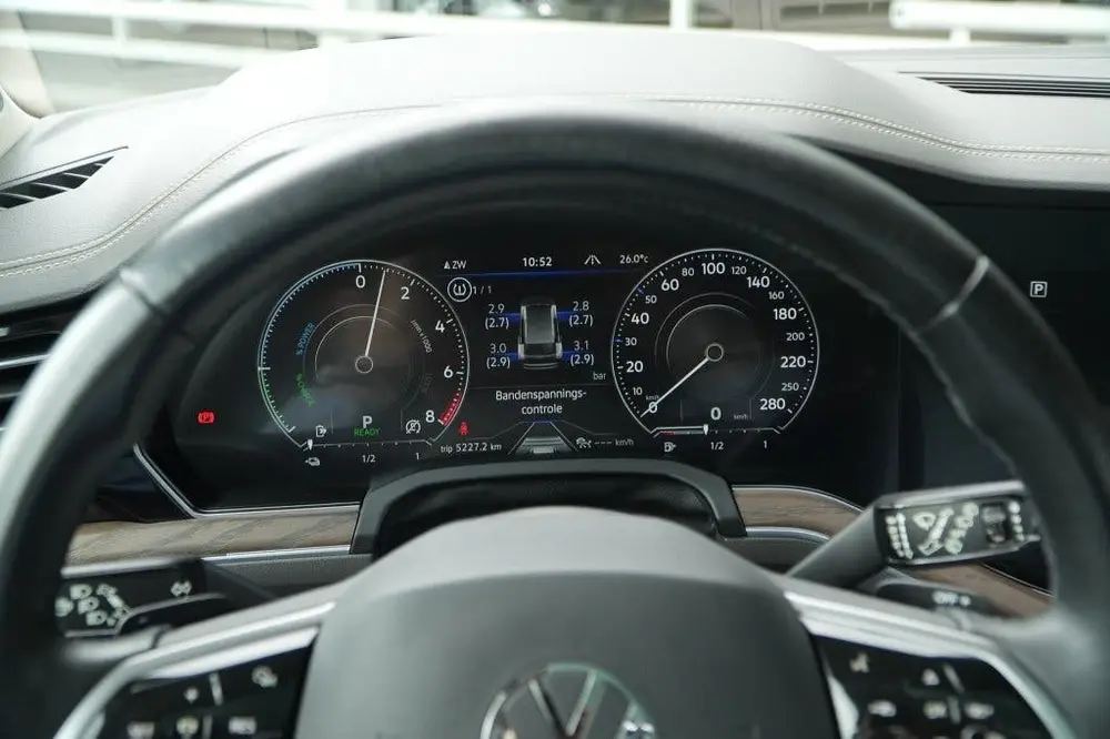 Volkswagen Touareg 3.0 TSi eHybrid 4M I Pano I ACC I Luchtve uit 2020, foto 9