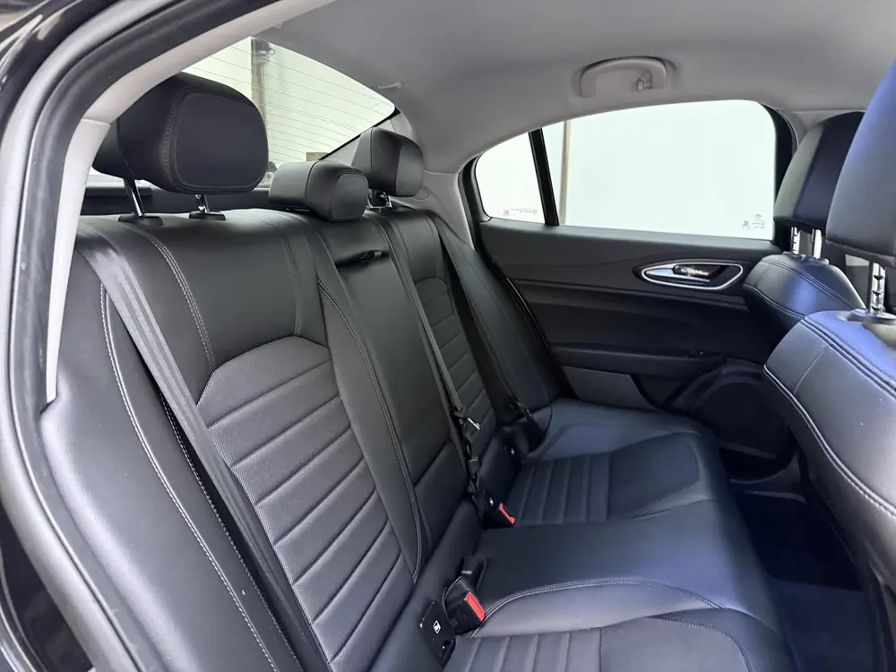 Alfa Romeo Giulia 2.0T | automaat | Climate control | Naviga uit 2019, foto 10
