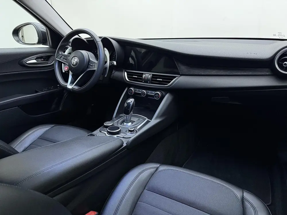 Alfa Romeo Giulia 2.0T | automaat | Climate control | Naviga uit 2019, foto 11