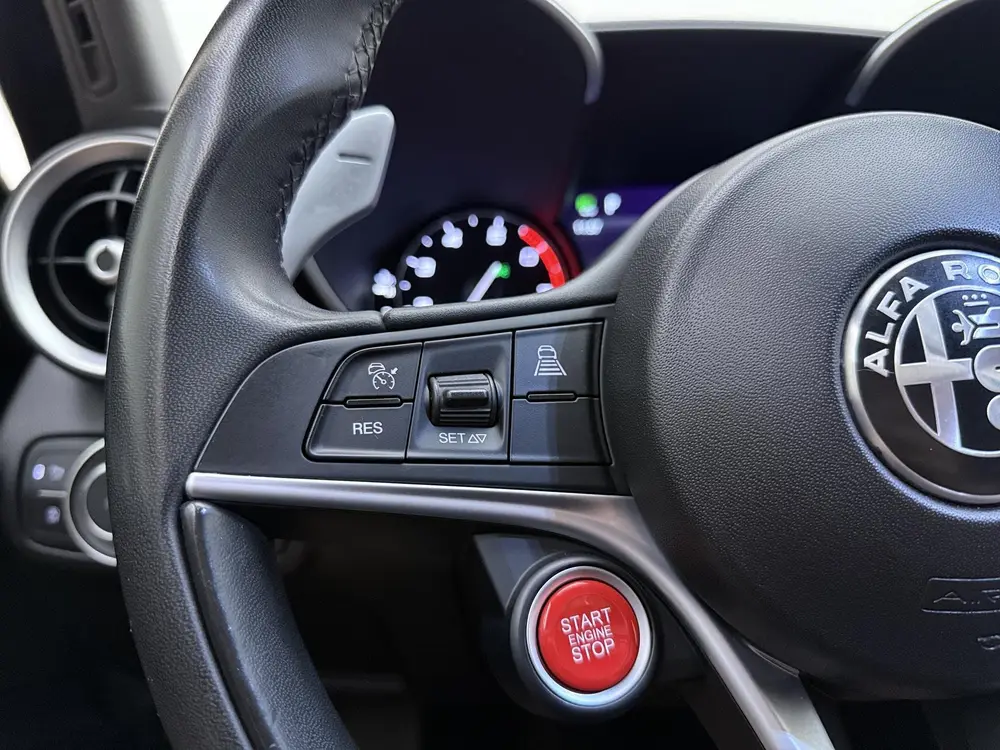 Alfa Romeo Giulia 2.0T | automaat | Climate control | Naviga uit 2019, foto 14