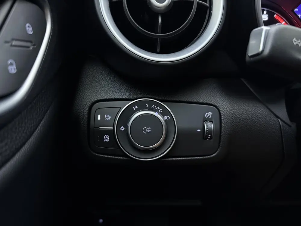 Alfa Romeo Giulia 2.0T | automaat | Climate control | Naviga uit 2019, foto 17