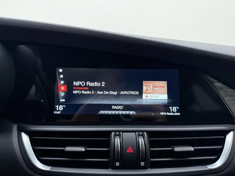 Alfa Romeo Giulia 2.0T | automaat | Climate control | Naviga uit 2019, foto 18