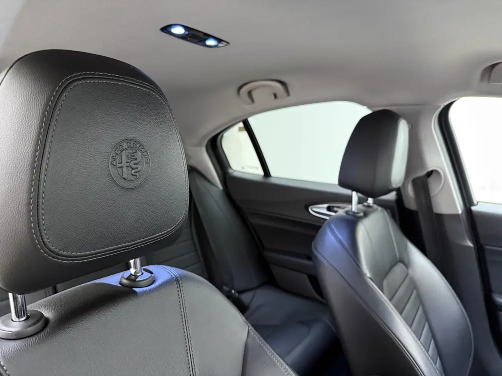 Alfa Romeo Giulia 2.0T | automaat | Climate control | Naviga uit 2019, foto 6