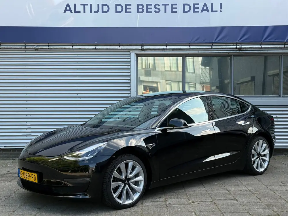 Tesla Model 3 Dual Long Range AWD 75 kWh 84,3 SOH l Pano l L uit 2019