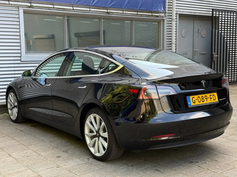 Tesla Model 3 Dual Long Range AWD 75 kWh 84,3 SOH l Pano l L uit 2019, foto 6