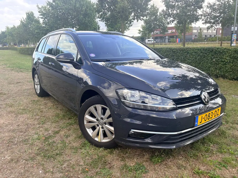 Volkswagen Golf Variant 1.0 TSI 115pk 2020 Grijs uit 2020