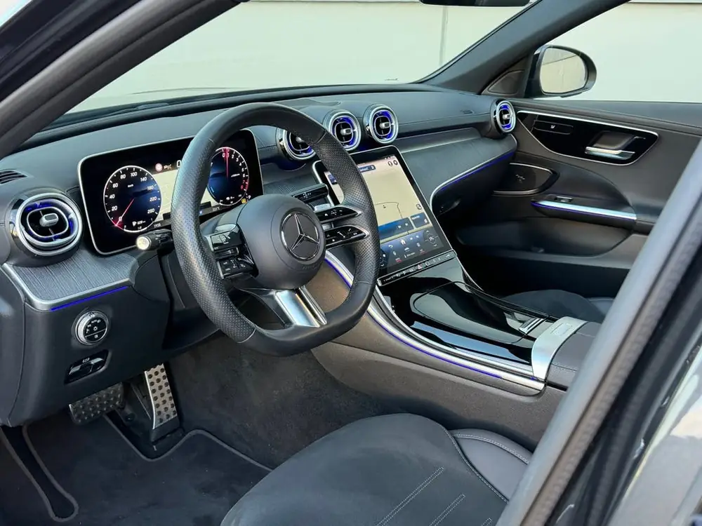 Mercedes-Benz C-Klasse 300 e AMG Line C63 Look Pano Sfeerver uit 2023, foto 2