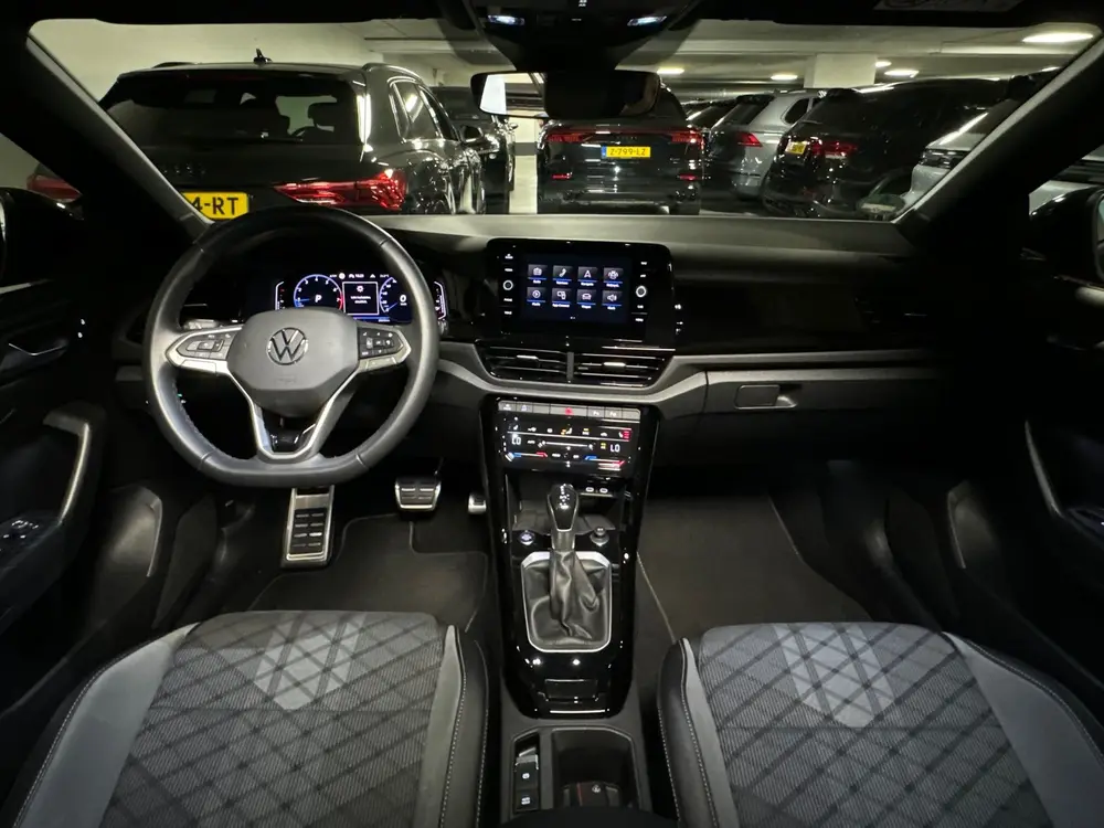 Volkswagen T-Roc 1.5 TSI R-Line Pano|IQ|Keyles|CarPlay|Sfeer uit 2024, foto 4