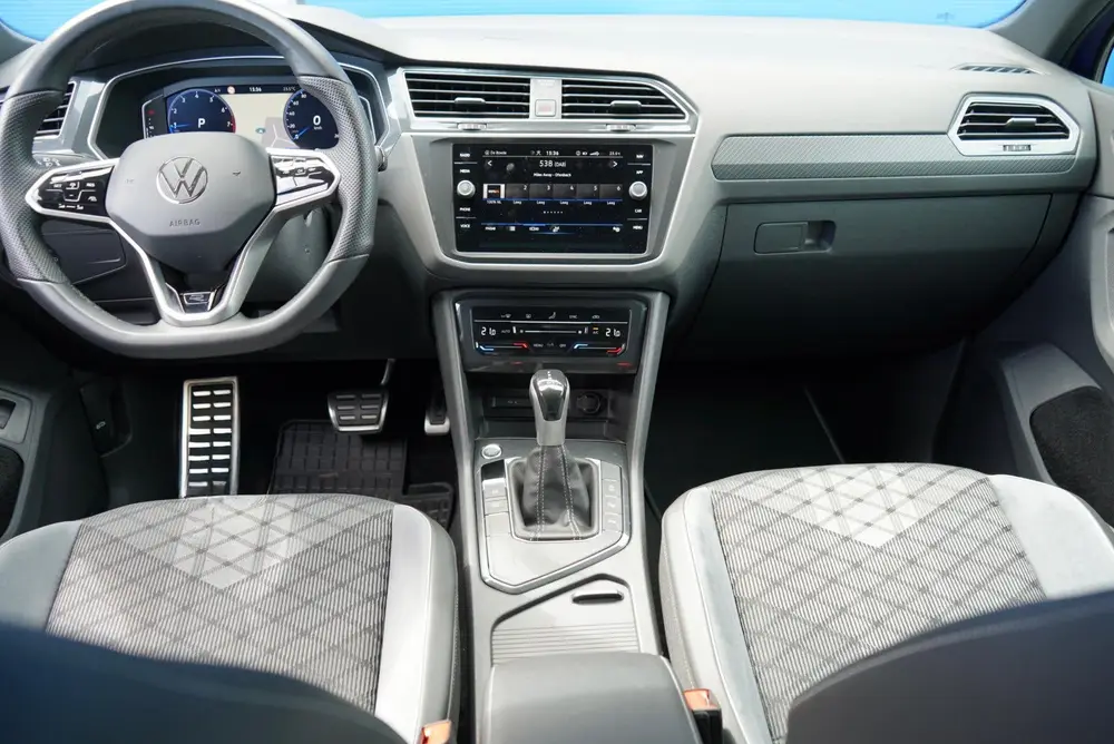 Volkswagen Tiguan 1.5 TSI/2x R-Line/150PK/LED/20"/ Virtual uit 2023, foto 2