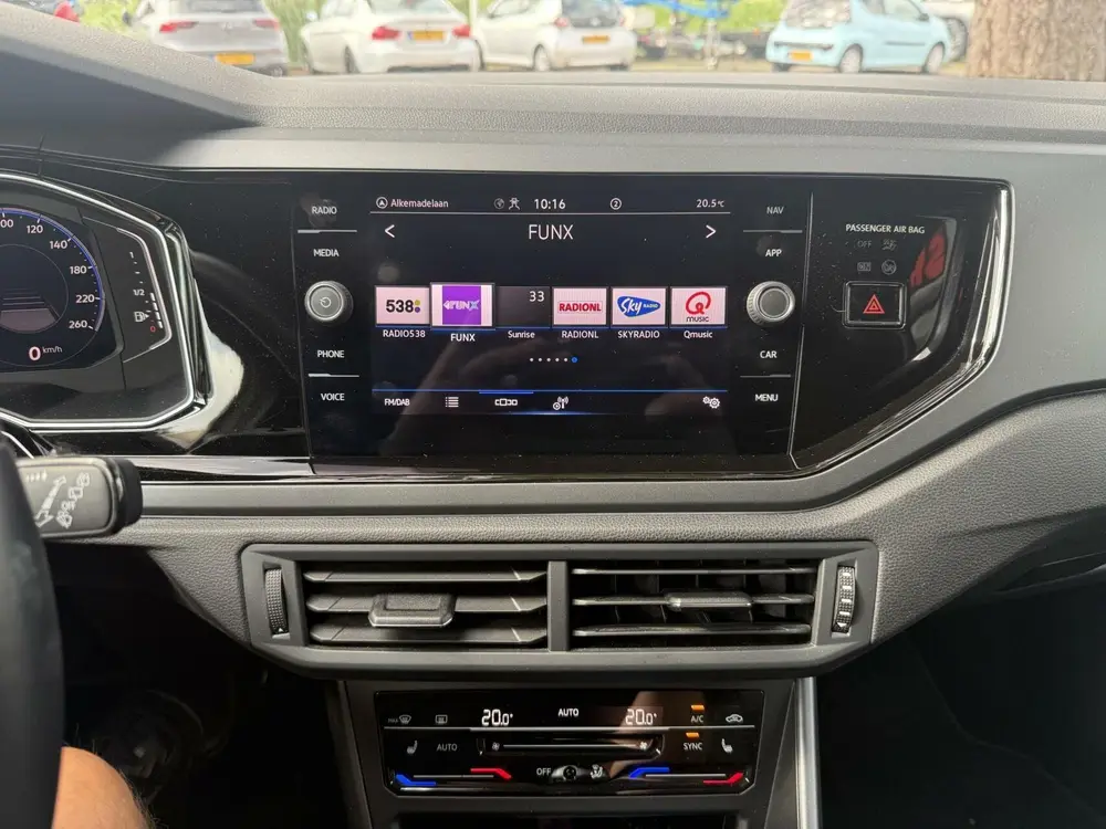 Volkswagen Taigo 1.0 TSI R-Line uit 2023, foto 9