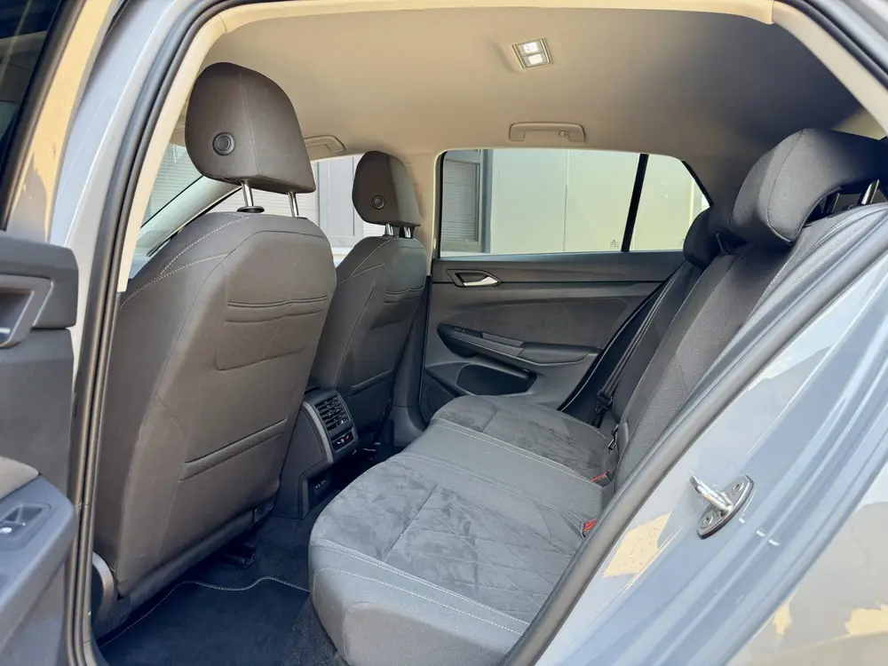 Volkswagen Golf 8 1.5 TSI *Pure Grey* Massage Seat / Apple C uit 2024, foto 17