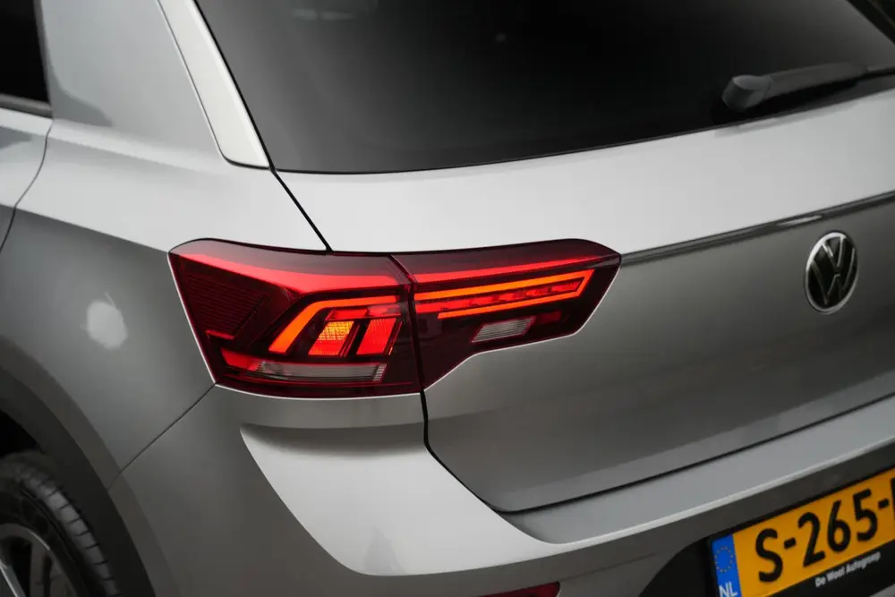 Volkswagen T-Roc 1.0 TSI Life Adaptive Cruise Virtual Dashb. uit 2023, foto 12