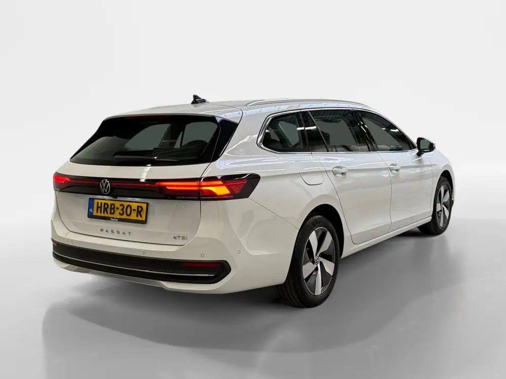 Volkswagen Passat Variant 1.5 eTSI Business I Trekhaak I Led uit 2024, foto 2