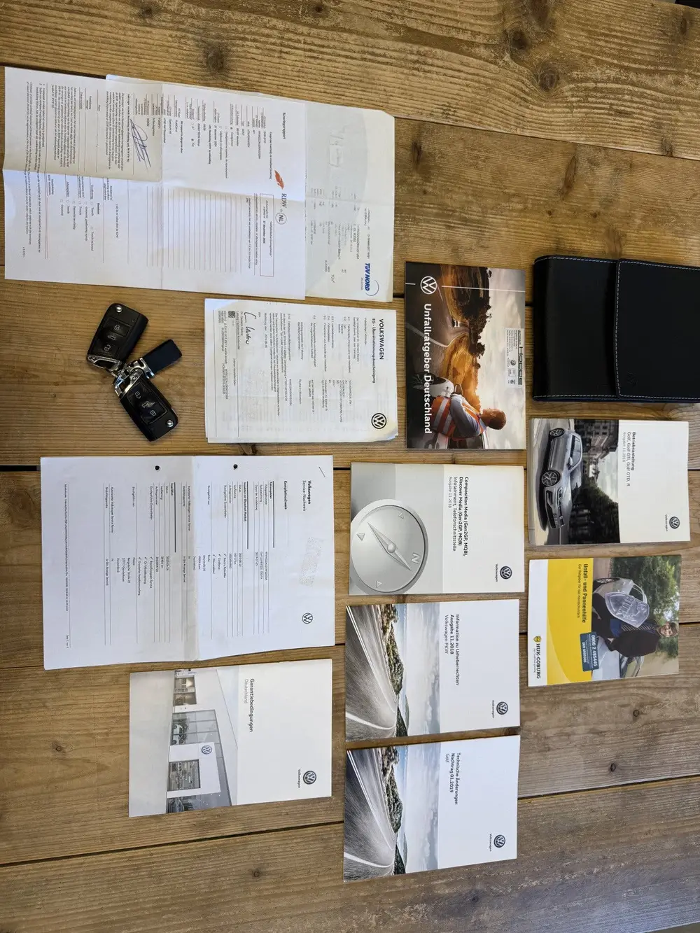 Volkswagen Golf 7,5 R 2.0 TSI 301pk 4Motion DSG/ Aut. Panora uit 2019, foto 11