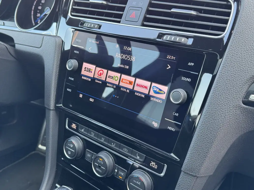 Volkswagen Golf 7,5 R 2.0 TSI 301pk 4Motion DSG/ Aut. Panora uit 2019, foto 8