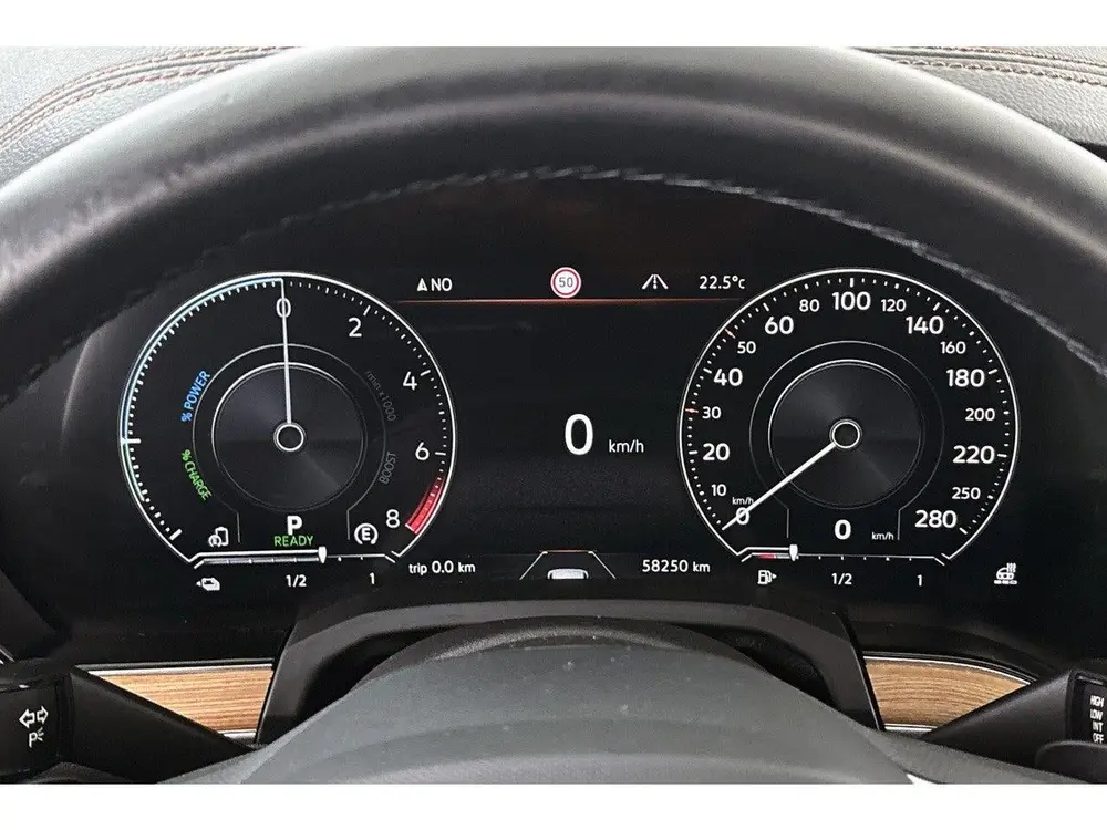 Volkswagen Touareg 3.0 TSi eHybrid 4MOTION Luchtvering Panor uit 2022, foto 13