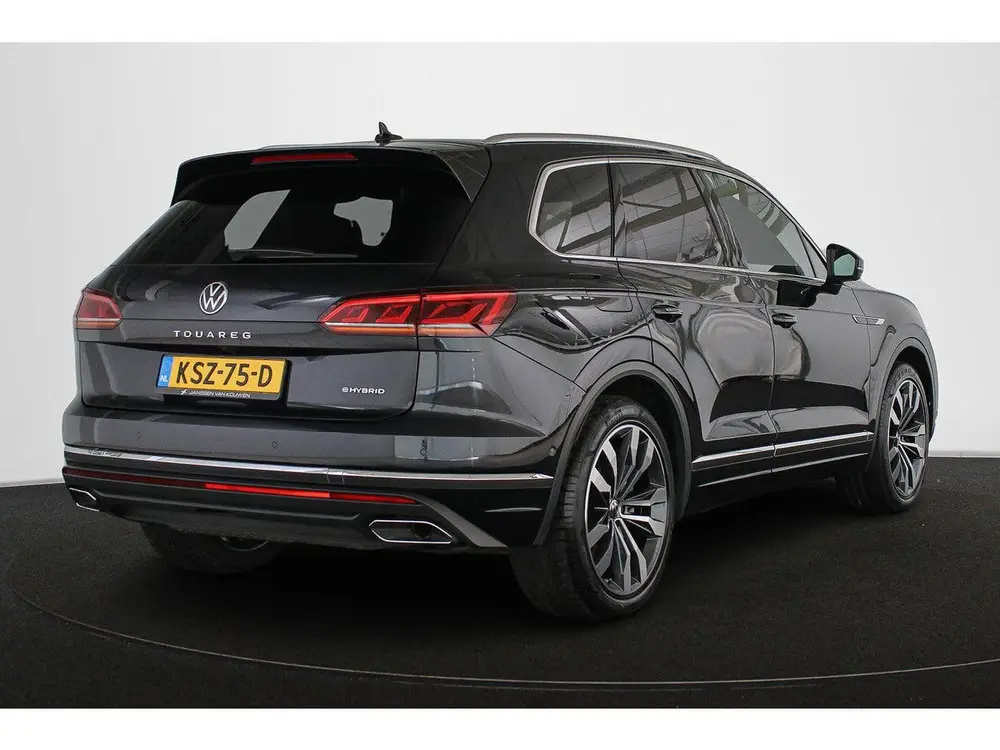 Volkswagen Touareg 3.0 TSi eHybrid 4MOTION Luchtvering Panor uit 2022, foto 3