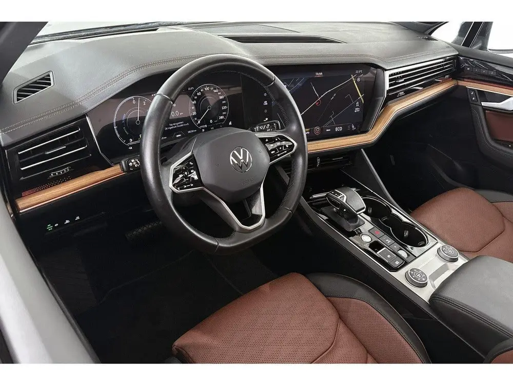 Volkswagen Touareg 3.0 TSi eHybrid 4MOTION Luchtvering Panor uit 2022, foto 5