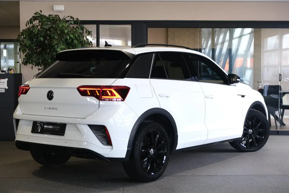 Volkswagen T-Roc 1.5 TSI R-Line DSG Facelift Black IQ Cam AC uit 2022, foto 2