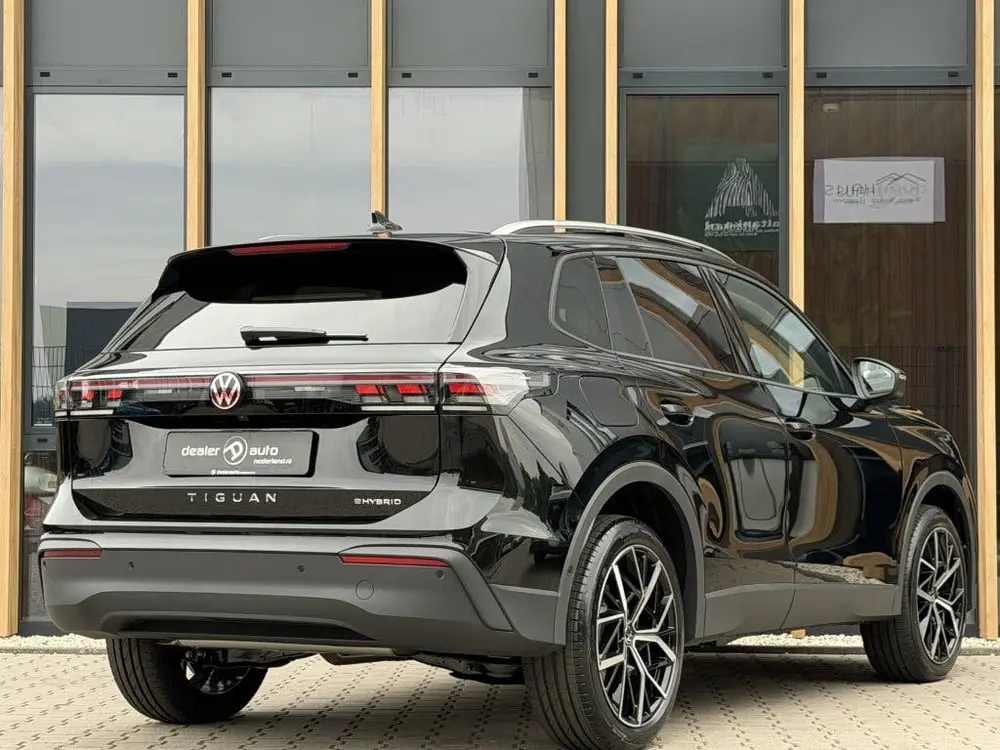 Volkswagen Tiguan Life 1.5 TSI PHEV DSG 204 Pk | Pano | Trek uit 2026, foto 2