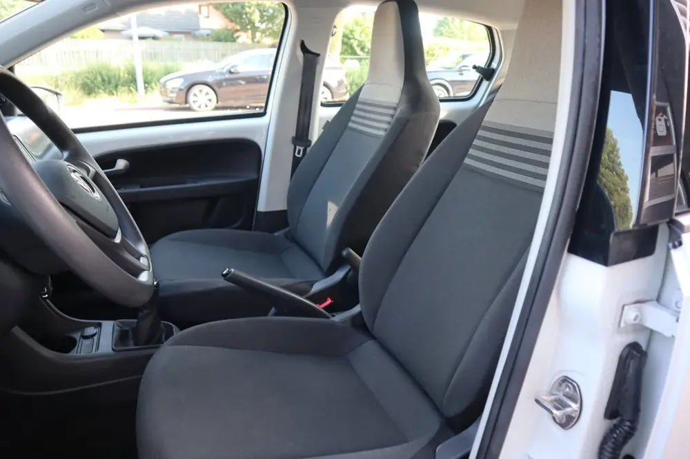 Volkswagen Up! uit 2023, foto 9