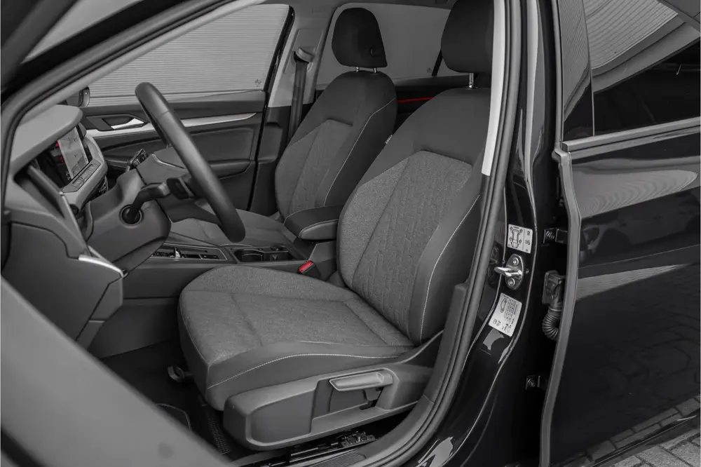 Volkswagen Golf 1.5 eTSI Move Style Pack ACC Camera 18" uit 2023, foto 5