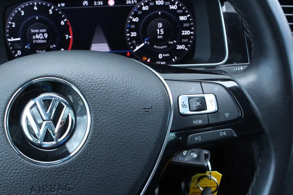 Volkswagen Golf Variant 1.5 TSI DSG Highline PANO VIRTUAL CA uit 2019, foto 17